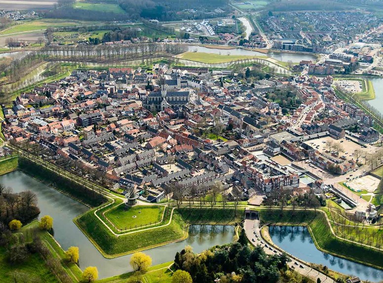 Zeeuws-Vlaanderen heeft het beste van twee werelden, Zeeland en Vlaanderen. 